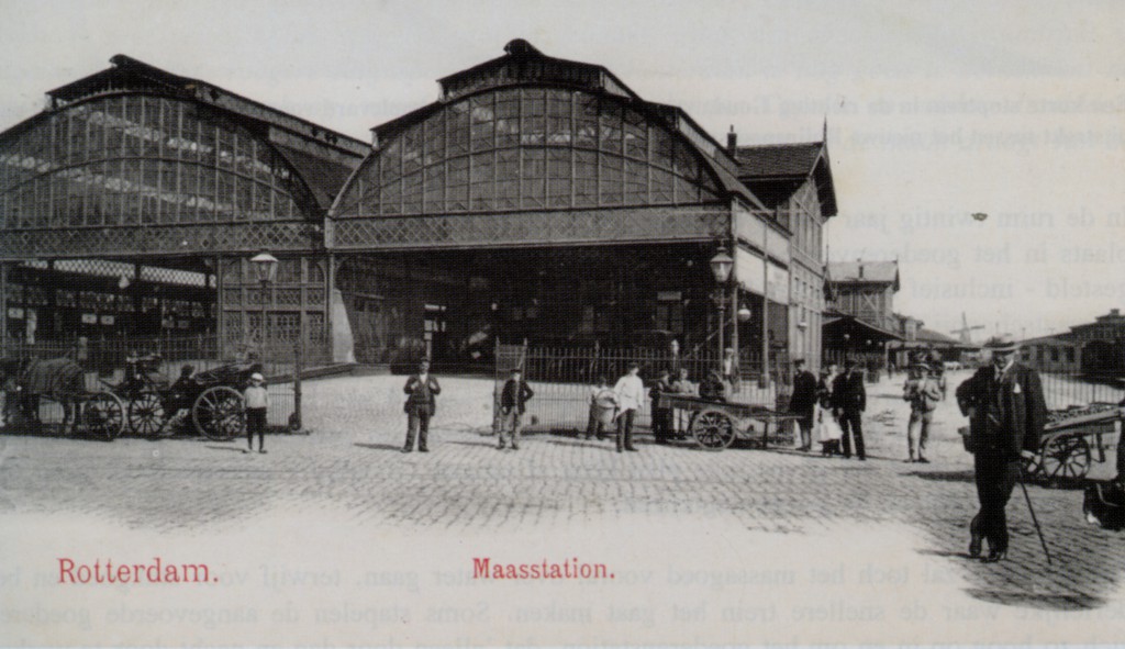 Het Maasstation gezien vanaf de Oosterkade, ca. 1880