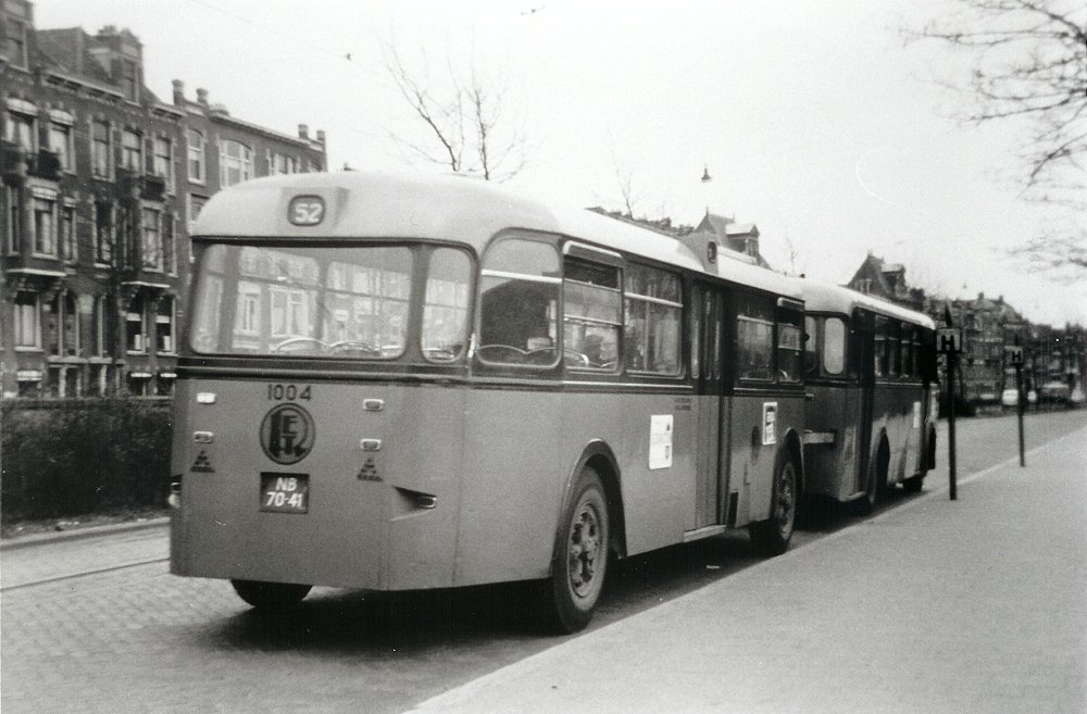 Aanhanger 1004, lijn 52, Henegouwerlaan.