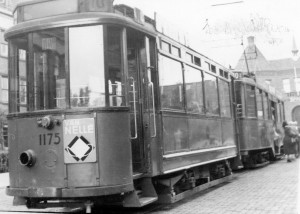 Aanhangrijtuig 1175, (oorspronkelijk motorrijtuig 175) hier in de Huygensstraat (1948) -verzameling Henk Mertens-