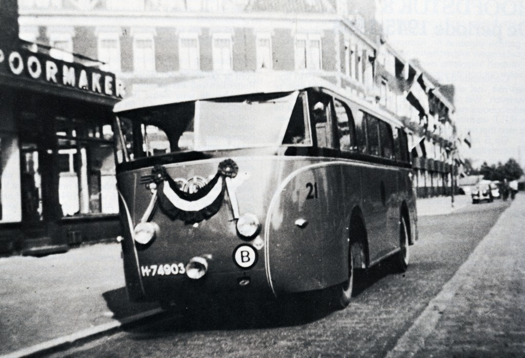 Bus 21, (ex MEGGA), Kromhout-Verheul, Rochussenstraat, 1946