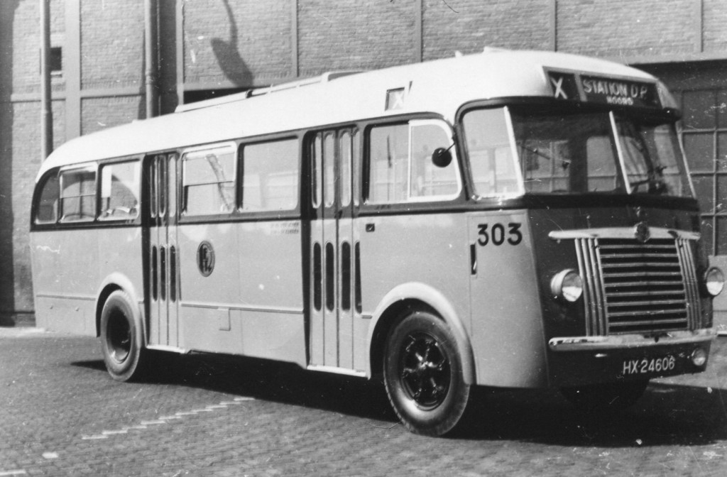 Serie 301-315 iets kleinere Saurer-Verheul, bouwjaar 1949. Lijn X