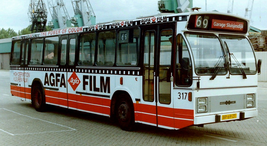 Bus 317, DAF-Hainje CSA-2, Sluisjesdijk, totaalreclame AGFA, 1986