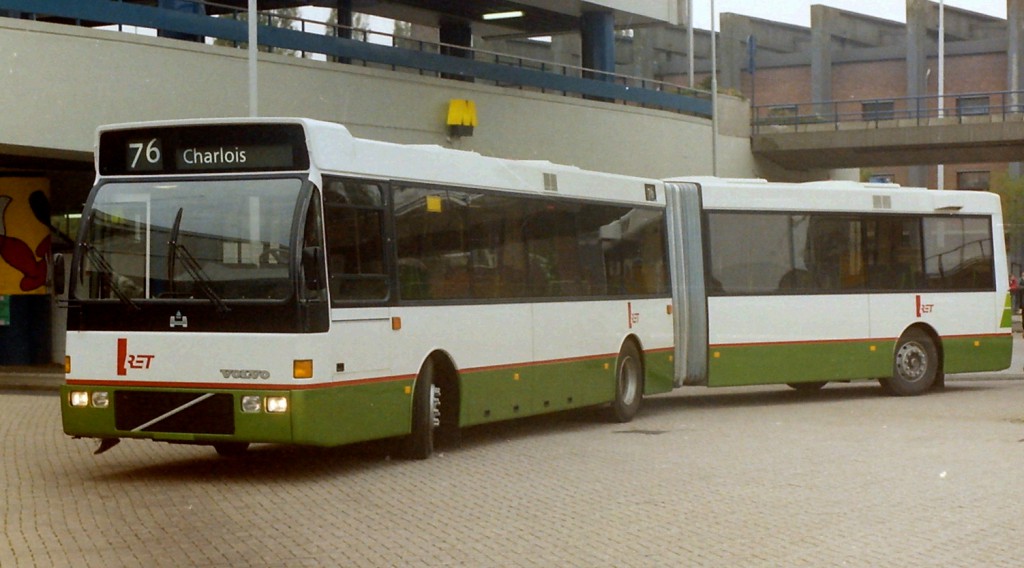 Volvo-Hainje Duvedec Europa 2000, tijdens een proefrit als lijn 76 op het Zuidplein, 28-10-1988