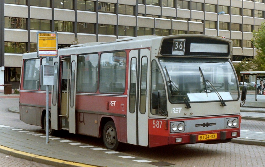 Bus 587, DAF-Neoplan, in huur van GVB Amsterdam, lijn 36, Station Alexander, 1991