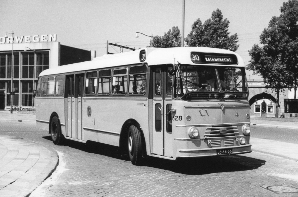 Bus 628, Kromhout-Verheul (ex GVA),  lijn 30, Station Hofplein