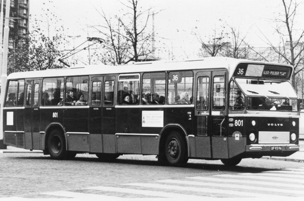 Bus 901, Volvo-Nebim als proefbus in dienst in Den Haag (en Amsterdam?) als 801 in Rotterdam op proef. Stationsplein, 28-12-1972