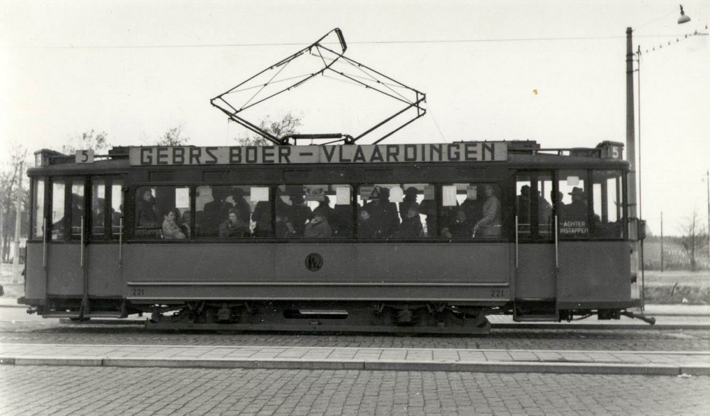 motorrijtuig 221, lijn 5, Kruisplein, 1-11-1946