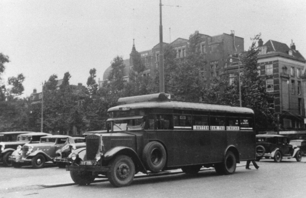 Bus 101, H-81719, Krupp-Allan, werkfoto. Met de 102 een toerwagen voor rondritten. In 1937 vernummerd in 47 en 48 en ingericht voor normale dienst. Noordblaak 1931