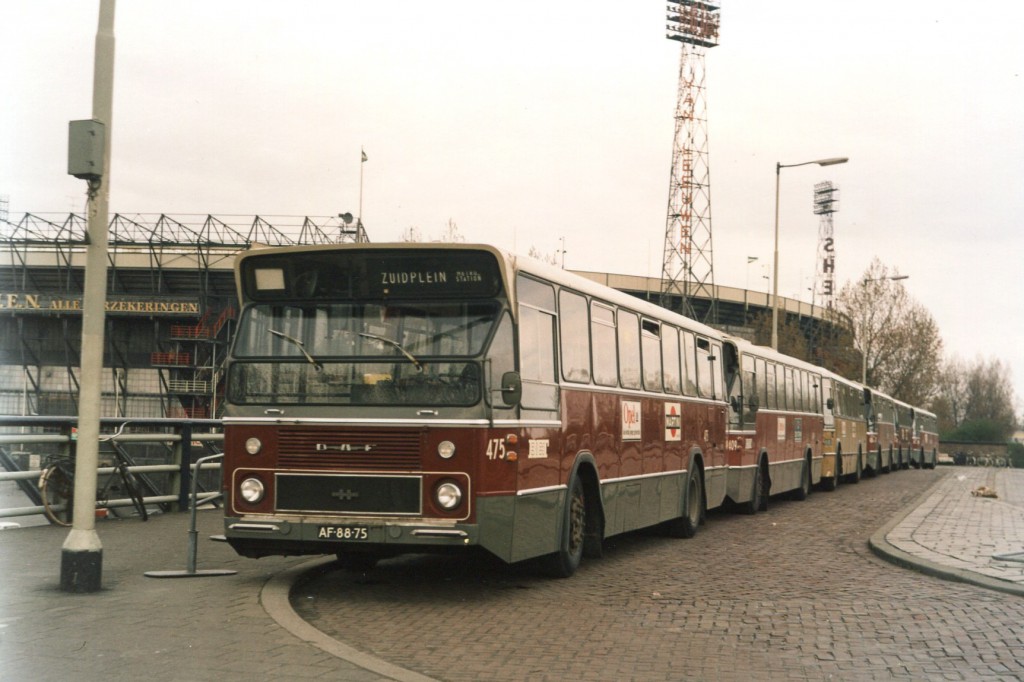 Bus 475, DAF-Hainje, stadionvervoer, Stadionviaduct, ook 409, 924 en 408, 25-4-1971 (foto: C.G.M. Krebbers)