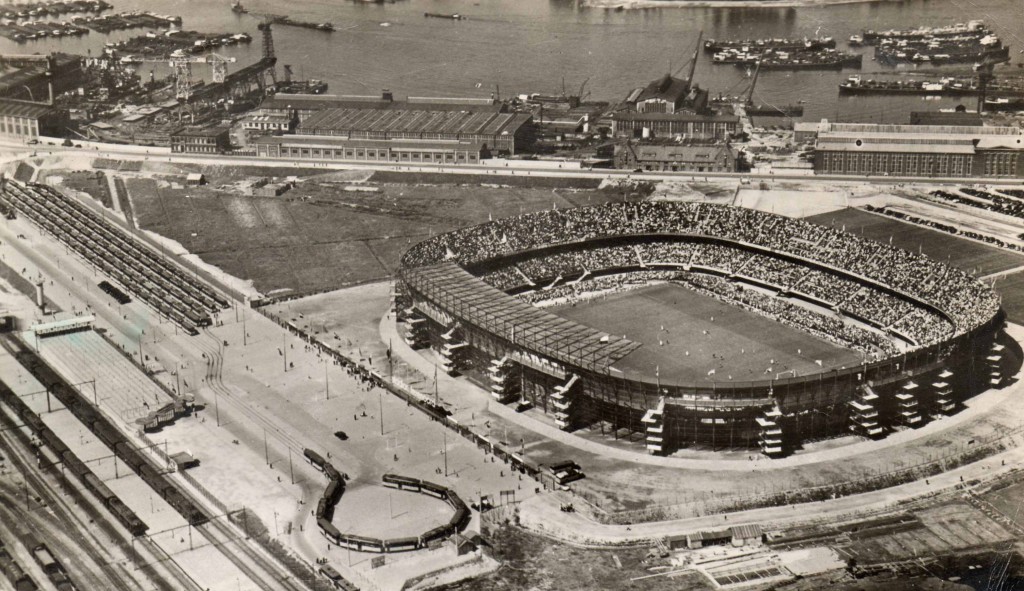 Luchtfoto Feijenoordstadion met Olympiaweg, 1937