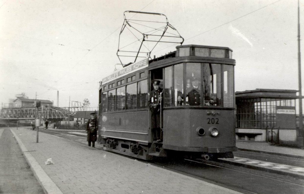 Wachthuisje Aelbrechtsplein, motorrijtuig 202, lijn 1, 1934