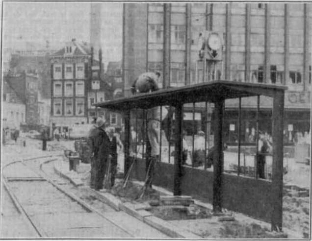 De eerste RET abri op de Zeevischmarkt, 1 juli 1937, Rotterdamsch Nieuwsblad