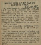 19421030-spring-niet-op-rijdende-tram, verzameling Hans Kaper