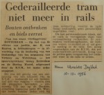 19561010-Gederailleerde-tram-niet-meer-in-de-rails