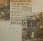 19580520-Benzinetankauto-botst-op-werktram