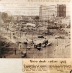 19611009 Metro drukt verkeer opzij