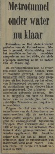 19650408-Metrotunnel-onder-water-nu-klaar-Havenloods