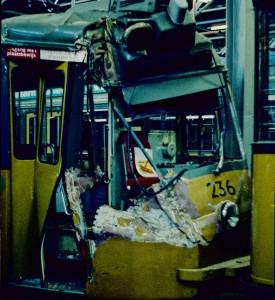 Motorrijtuig 236, na een botsing in de Statentunnel op 31 mei 1979, in de CW Kleiweg
