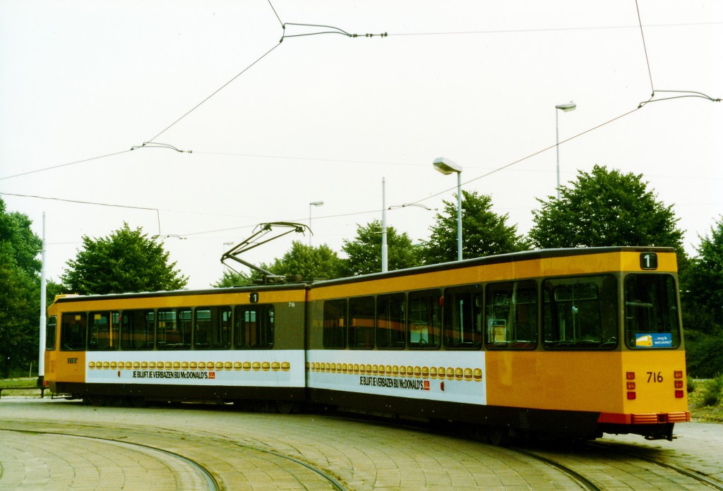 Motorrijtuig 716, lijn 1, Honingerdijk, 20-8-1983, reclametram McDonald's