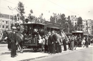 Paardentram 296, jubileumritten tijdens de feestweek op de Vischmarkt