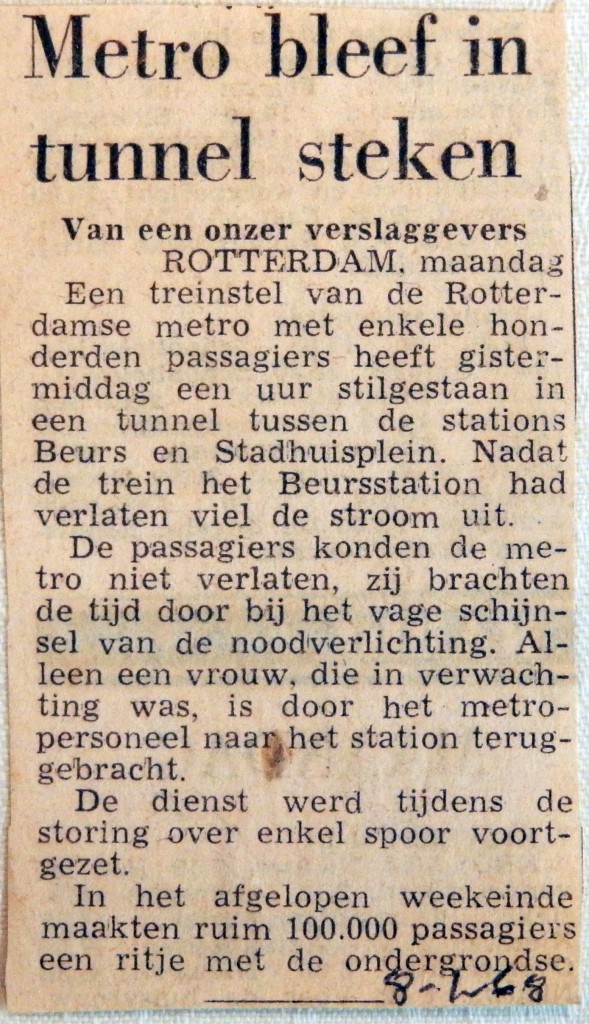 19680108 Metro bleef in tunnel steken