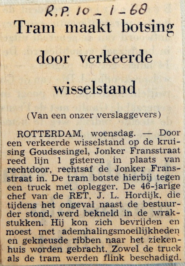 19680110 Tram maakt botsing door verkeerd wissel (Parool)