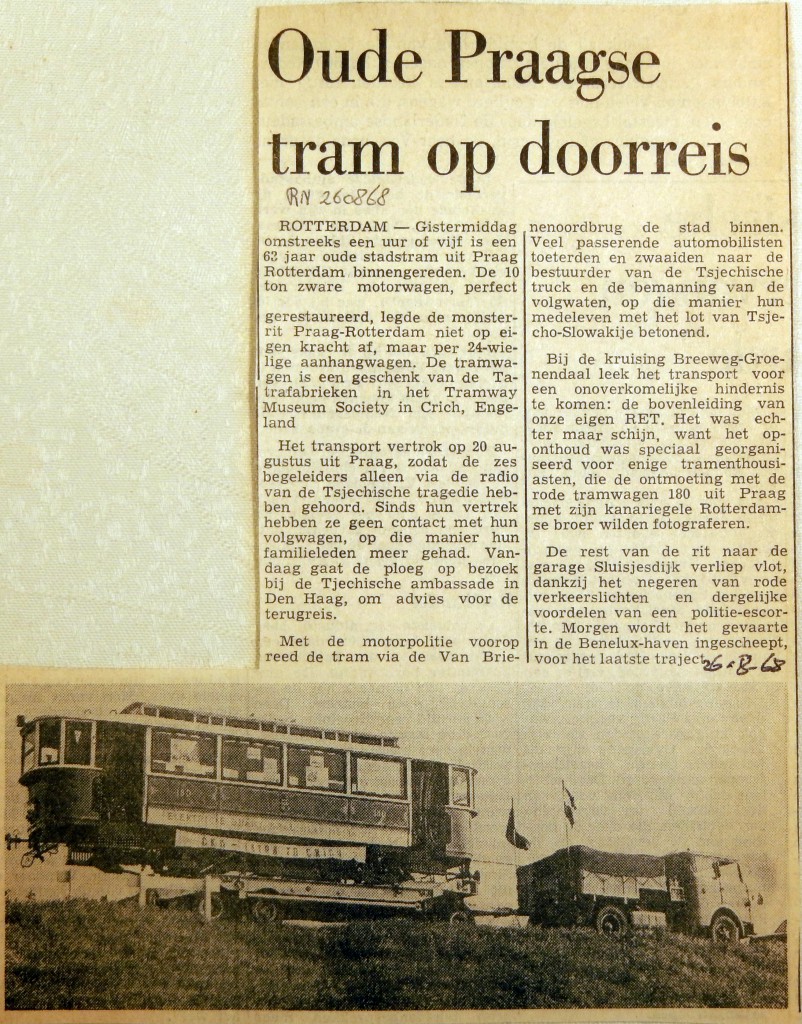 19680826 Oude Praagse tram op doorreis (RN)