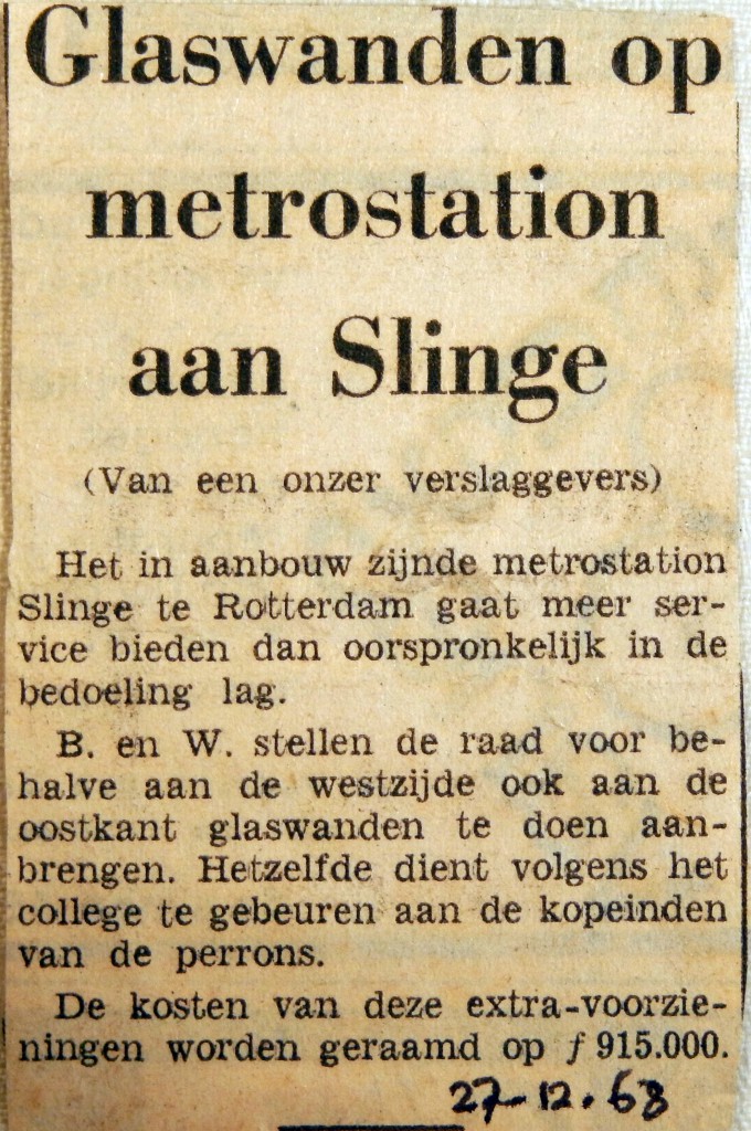 19681227 Glaswanden op metrostation Slinge