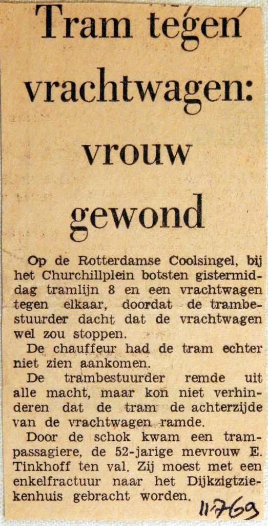 19690711 Tram tegen vrachtwagen vrouw gewond