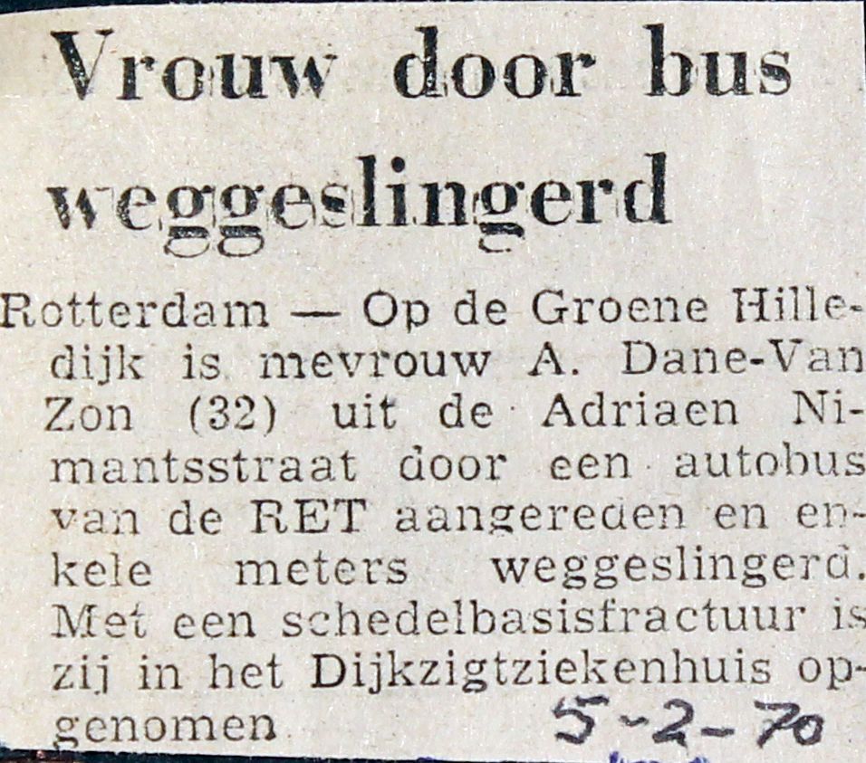 19700205 Door bus weggeslingerd.