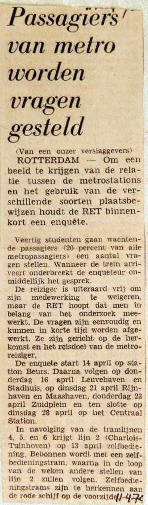 19700411 Passagiers van metro worden vragen gesteld