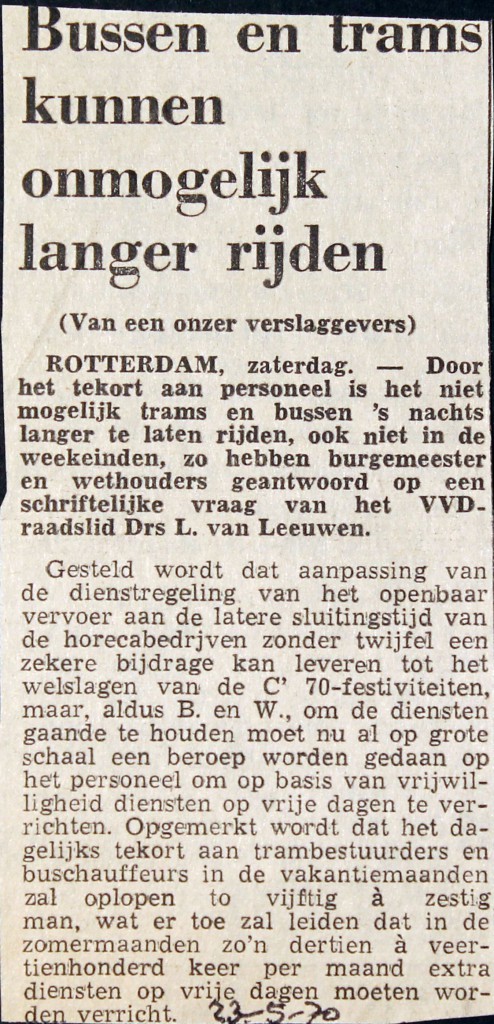 1970523 Bus en tram kunnen niet langer rijden.