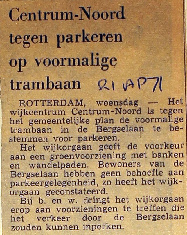 19710421Centrum-noord tegen parkeren.