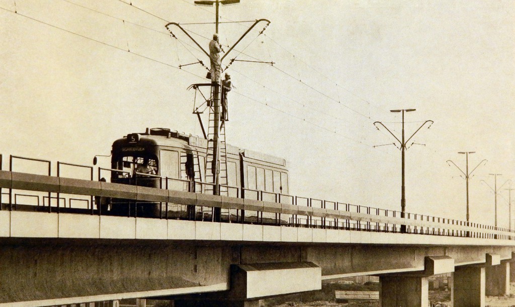 19710909 Werk aan tramviaduct