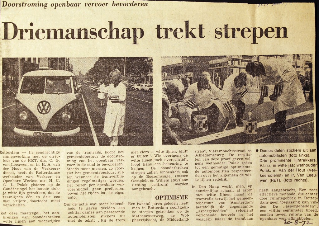 19720830 Driemanschap trekt lijn.