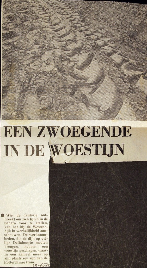 19721218 Zwoegende in de woestijn.