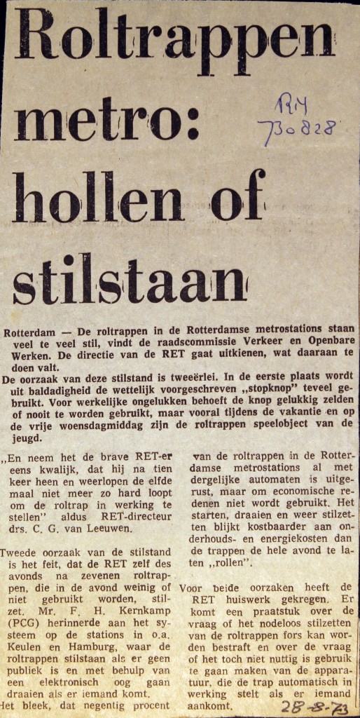 19730828 Roltrappen hollen of stilstaan.