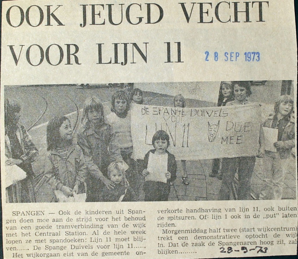 19730928 Jeugd vecht voor lijn 11.