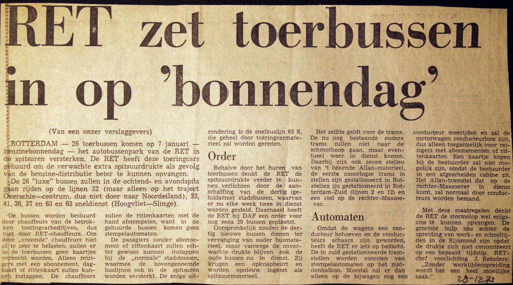 19731228 Tourbussen op bonnendag.