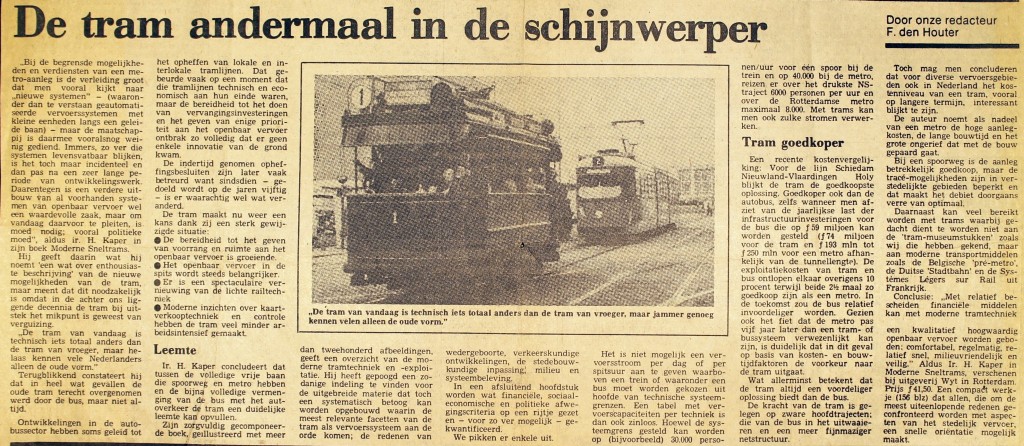 19761112 Tram in de schijnwerper. (NRC)