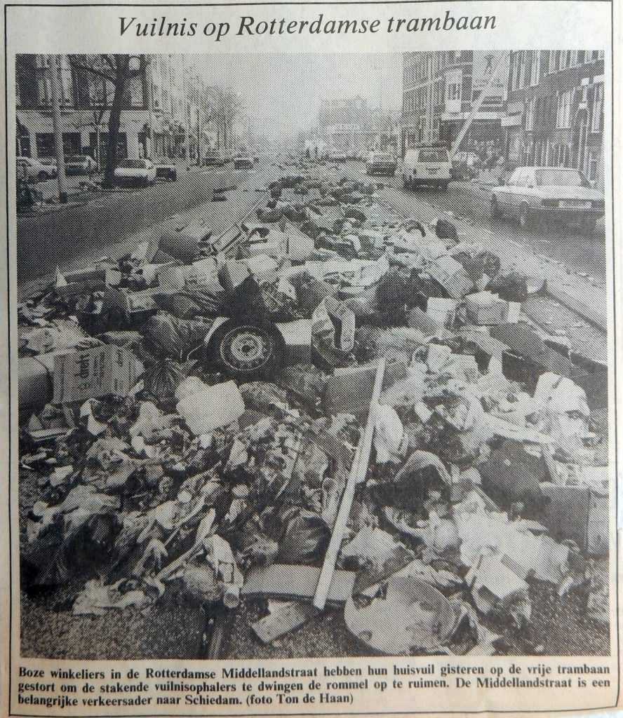 19831125-vuilnis-op-rotterdamse-trambaan-nrc
